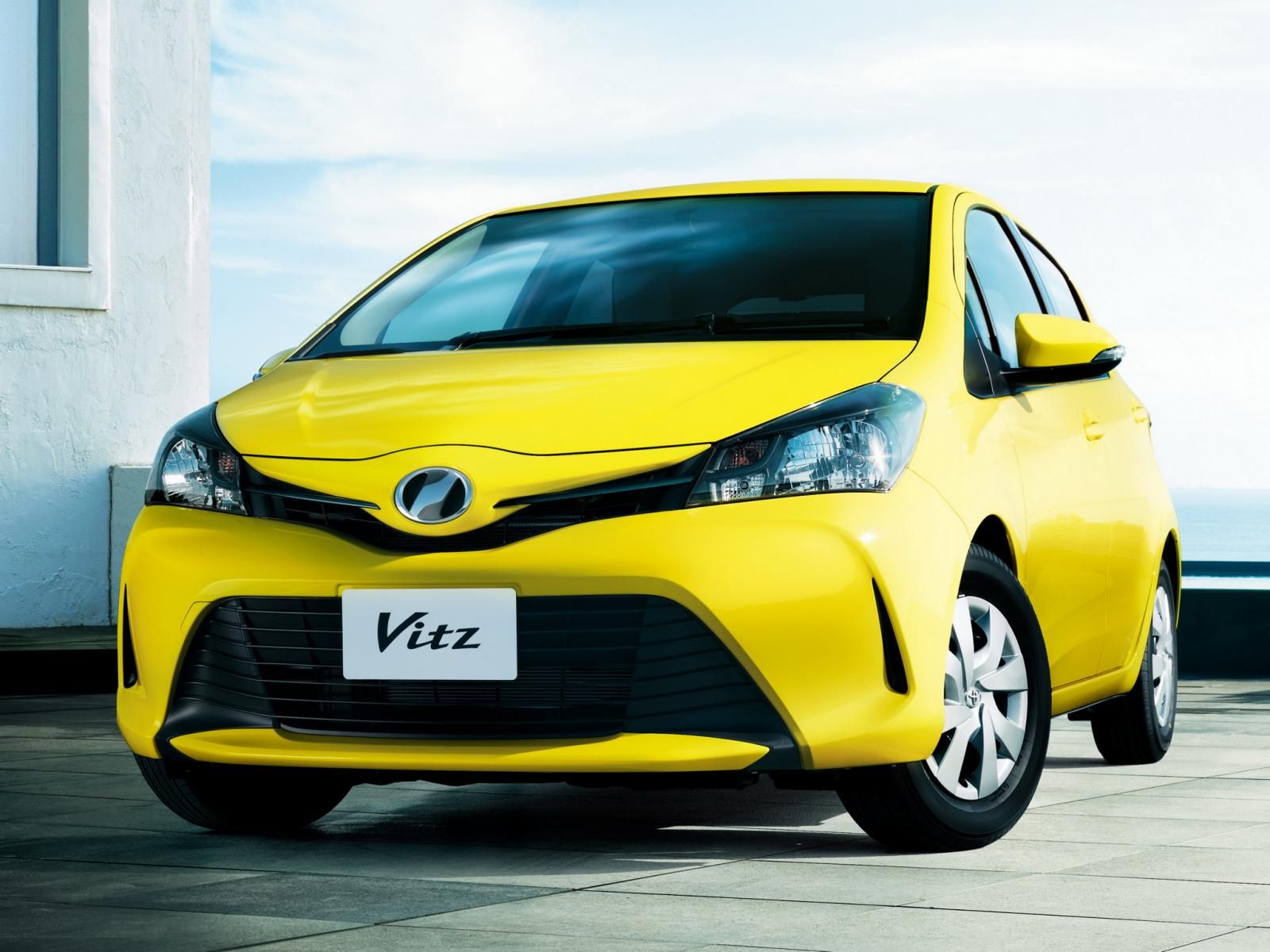 YEN MAKYAJLI TOYOTA YARS 2014 LK RESM GALERS