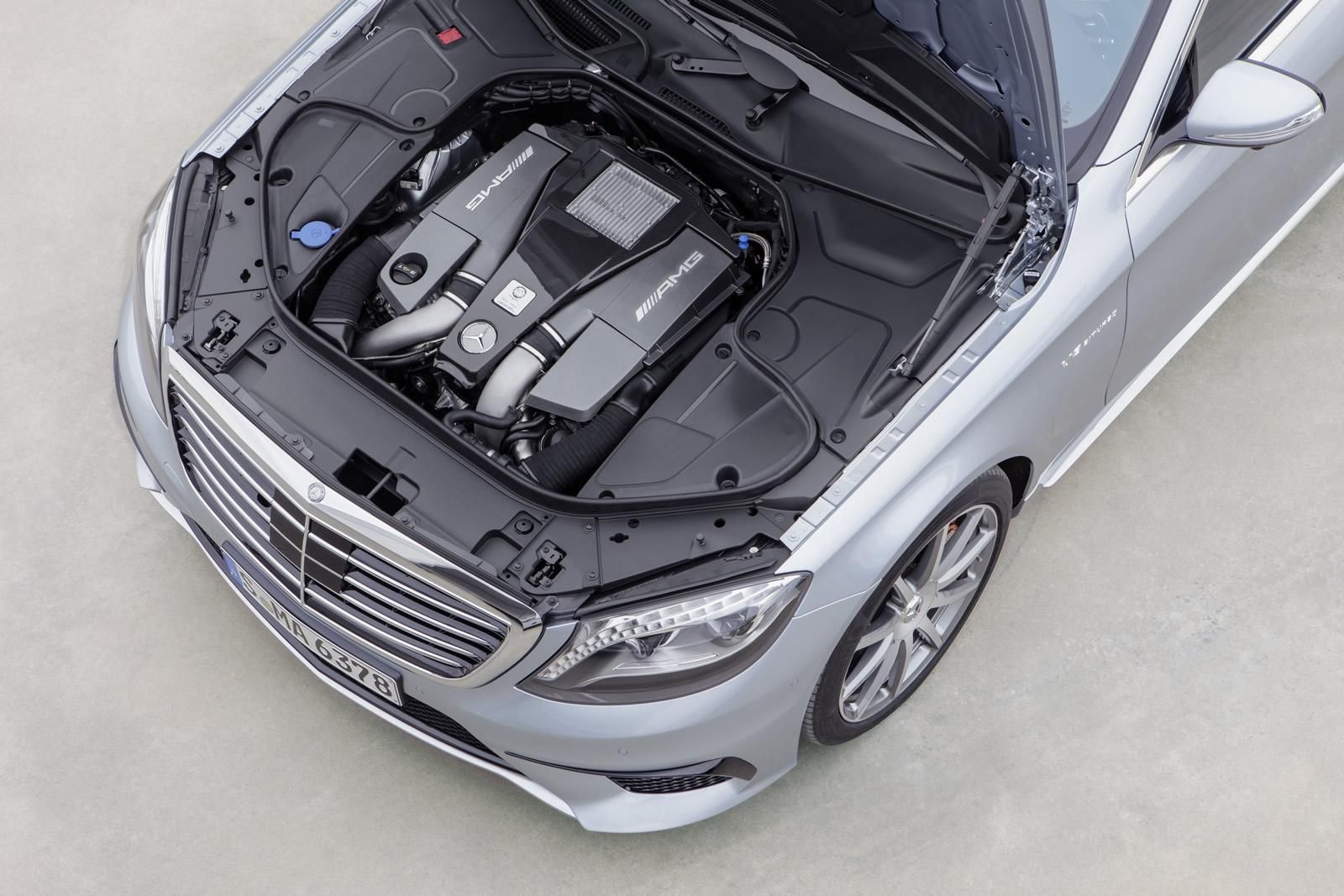 YEN MERCEDES S63 AMG RESM FOTORAF GALERS