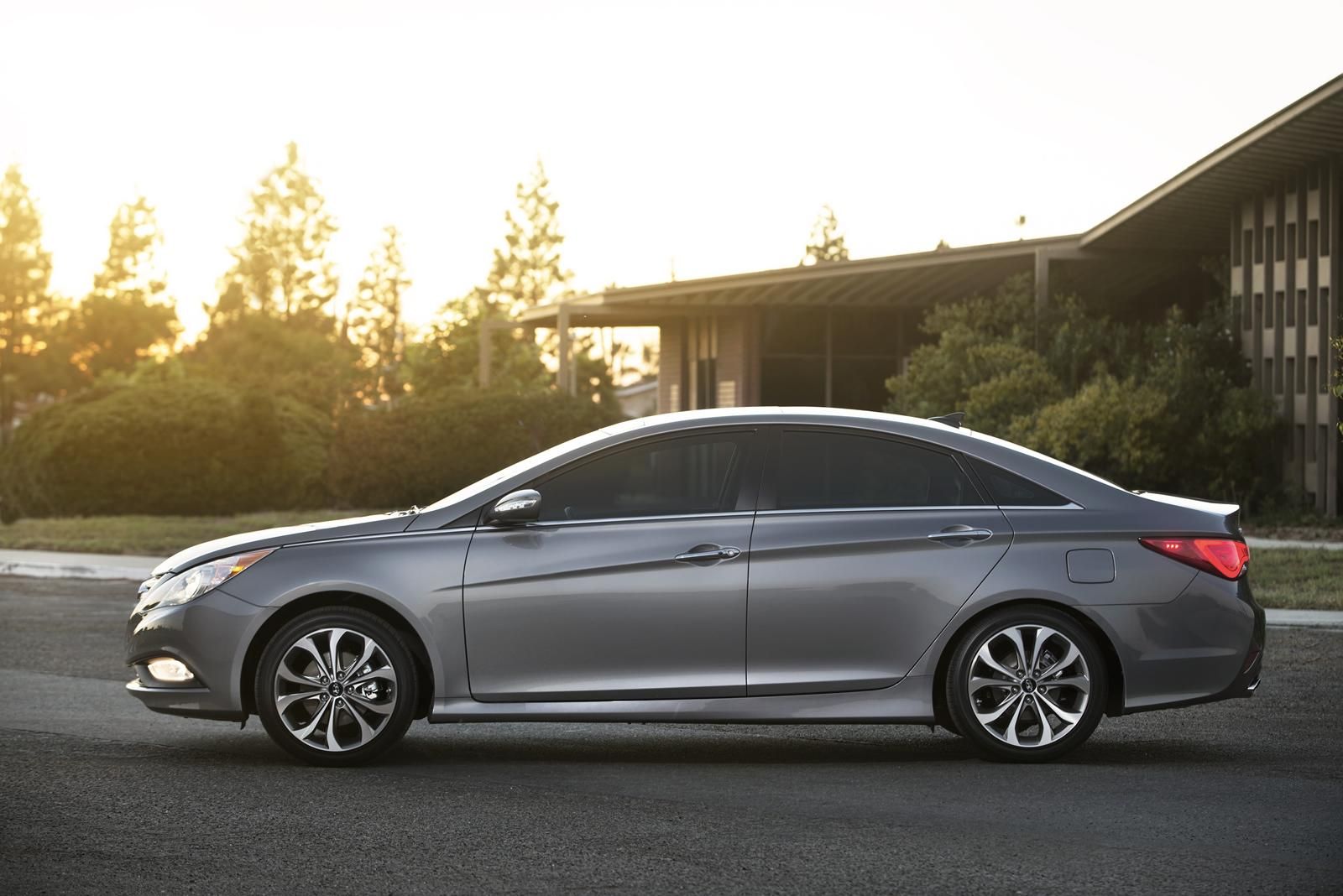 YEN 2014 HAFF MAKYAJLI HYUNDA 40 (SONATA) AMERKAN VERSYONU RESM GALERS