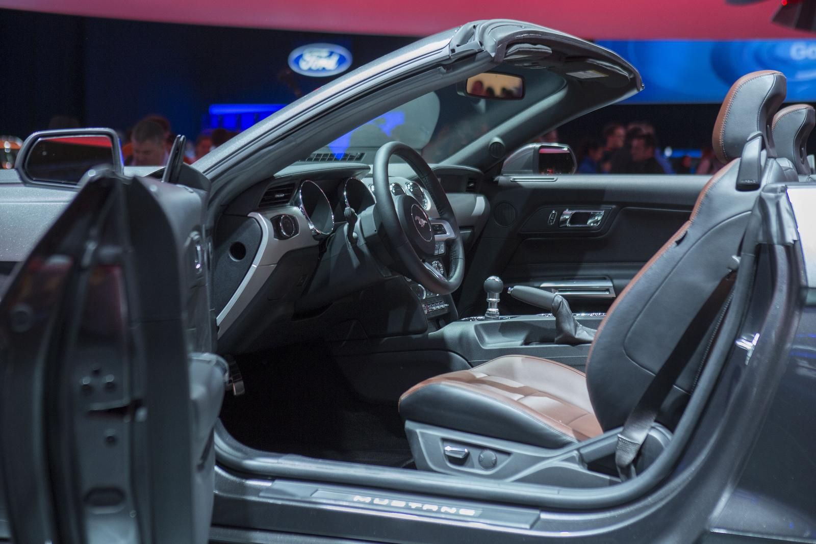 YEN 2015 FORD MUSTANG CONVERTBLE RESM GALERS