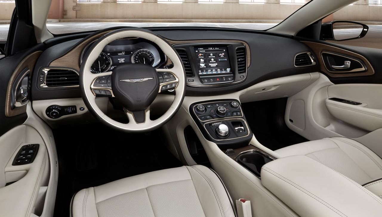 YEN 2015 CHRYSLER 200 AYRINTILI RESM GALERS