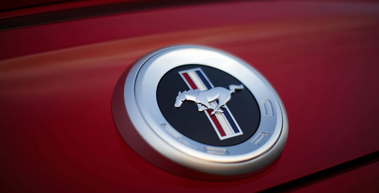 FORD MUSTANG (2010) GALER