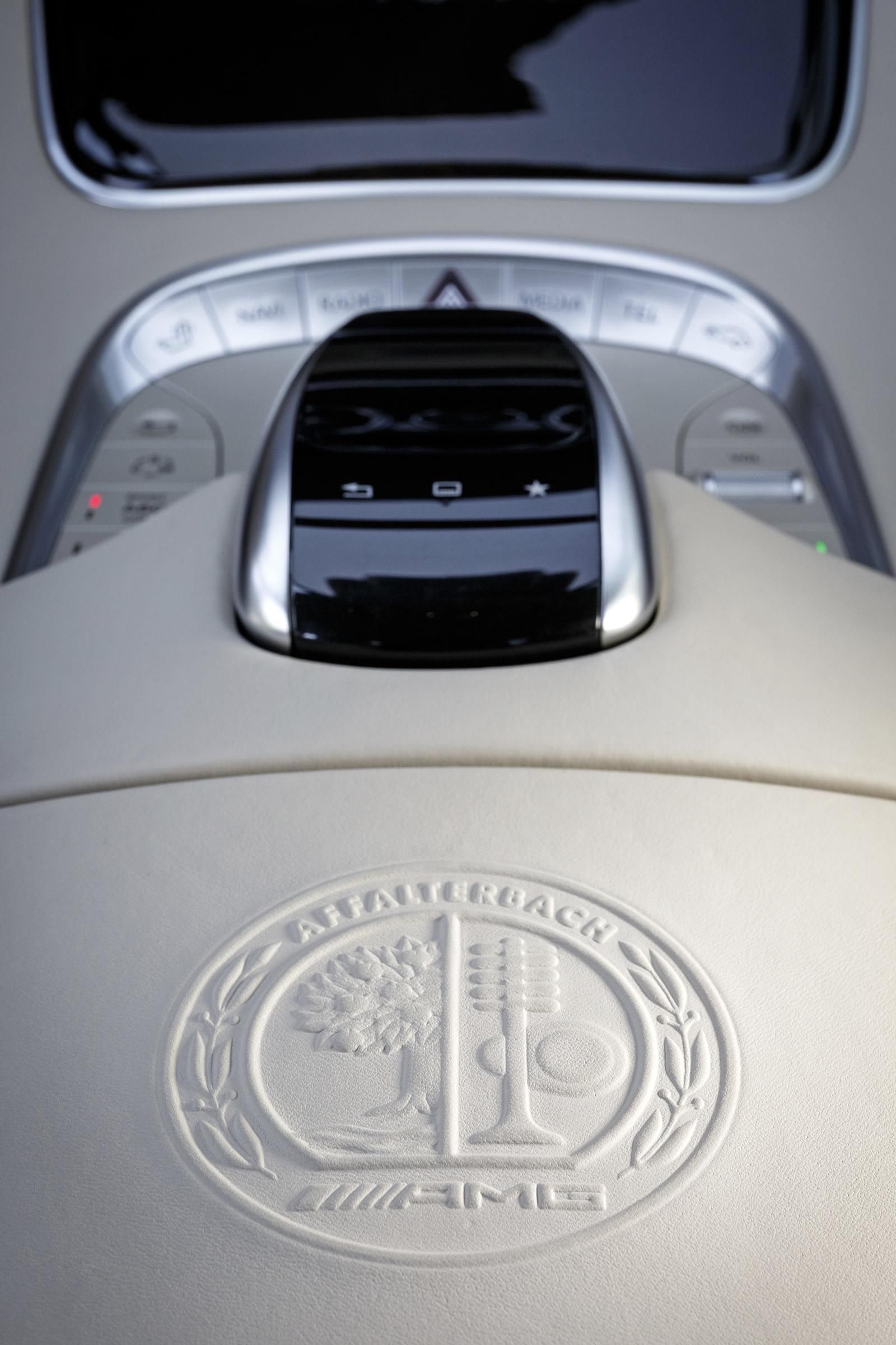 YEN MERCEDES S65 AMG RESM FOTORAF GALERS