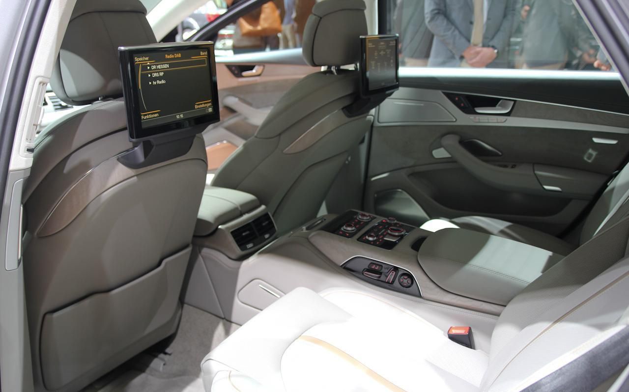 YEN AUD A8 L (UZUN VERSYON) FRANKFURT RESM GALERS