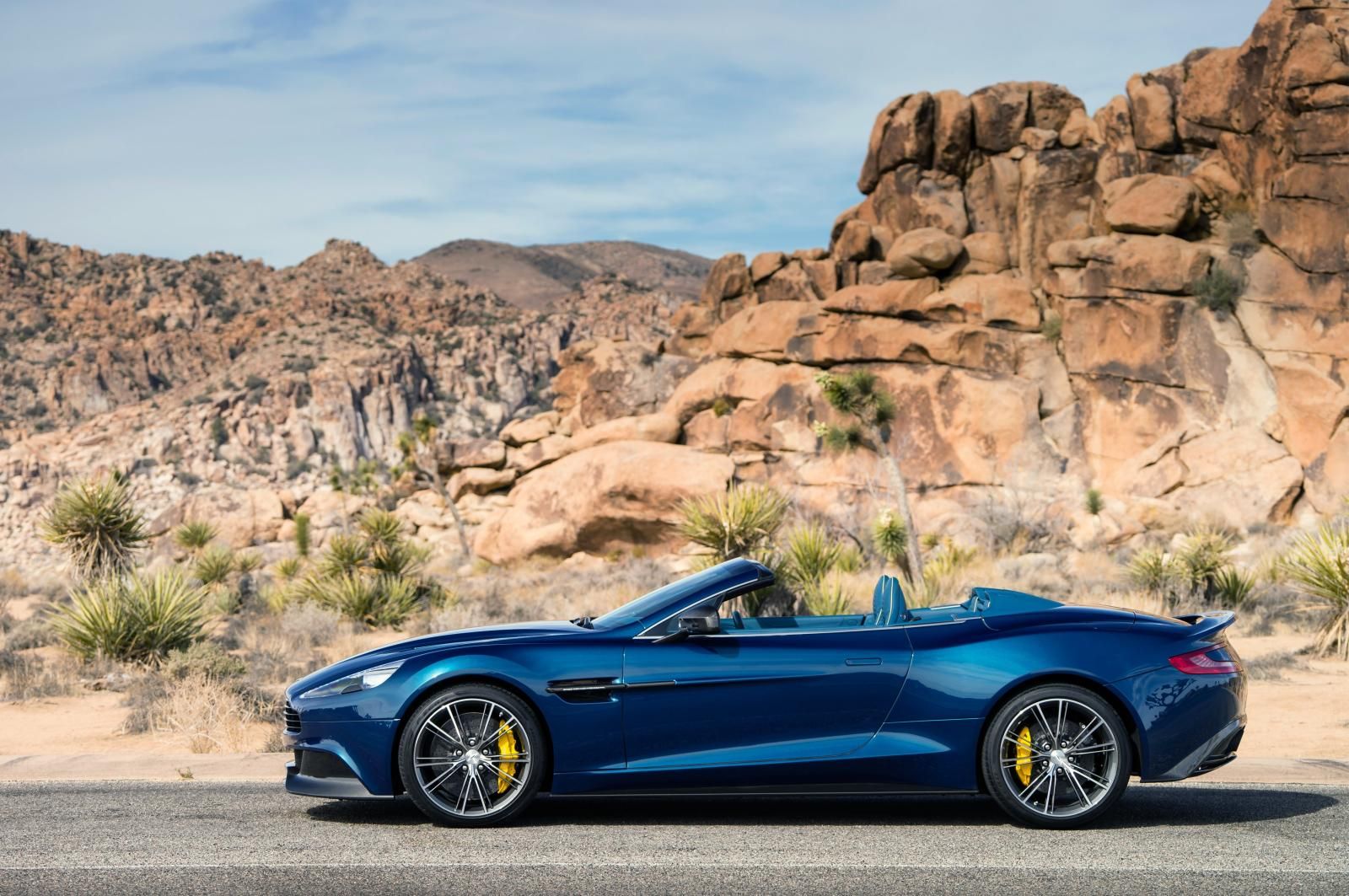 ASTON MARTN VANQUSH VOLANTE RESM GALER