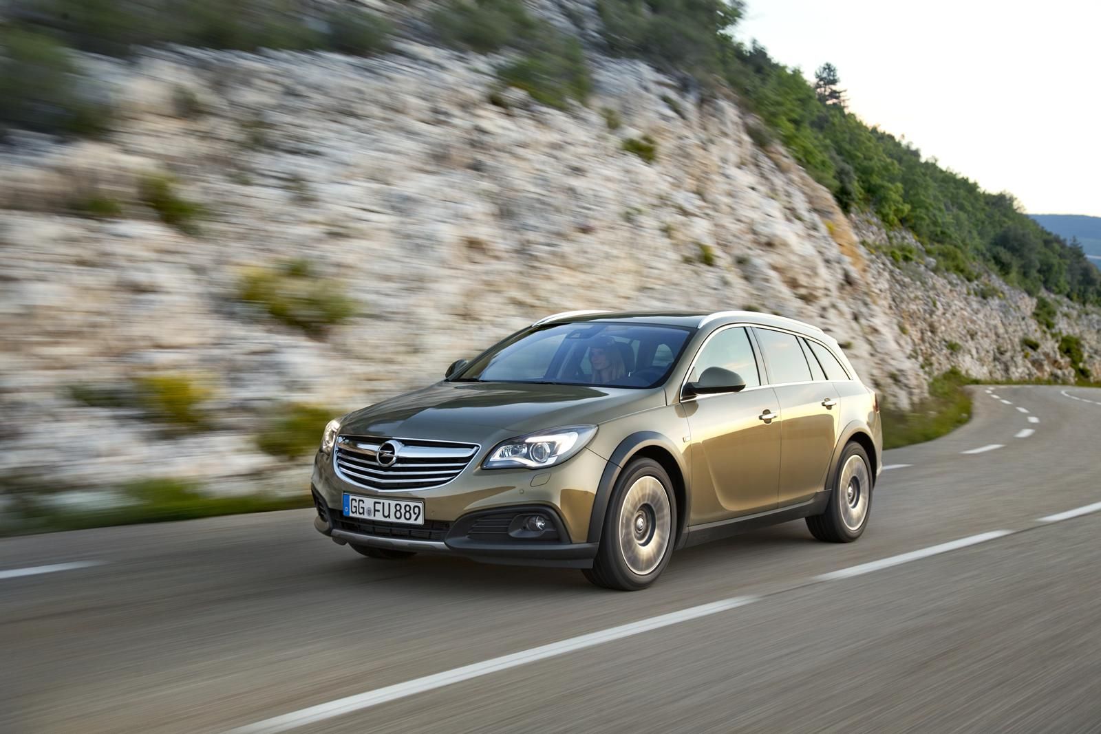 YEN OPEL NSGNA COUNTRY TOURER RESM GALERS