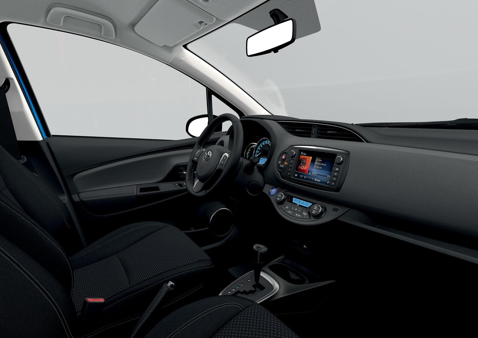 YEN 2015 MAKYAJLI TOYOTA YARS DETAYLI RESM GALERS