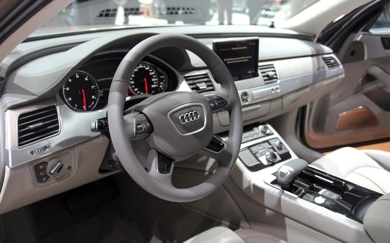 YEN AUD A8 L (UZUN VERSYON) FRANKFURT RESM GALERS