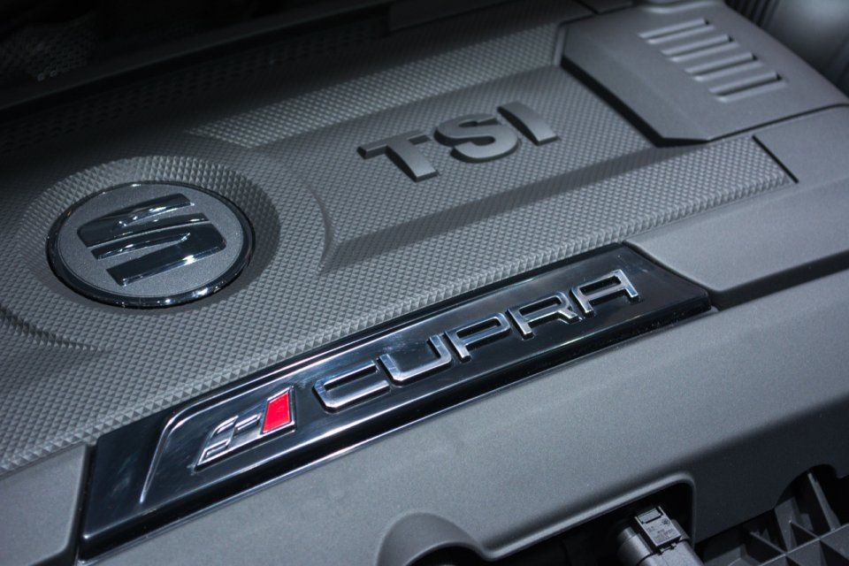 YEN SEAT LEON CUPRA CENEVRE RESM GALERS
