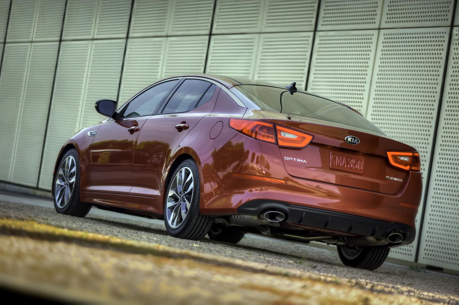 YEN MAKYAJLI KA OPTMA'NIN AMERKAN VERSYONU RESM GALERS