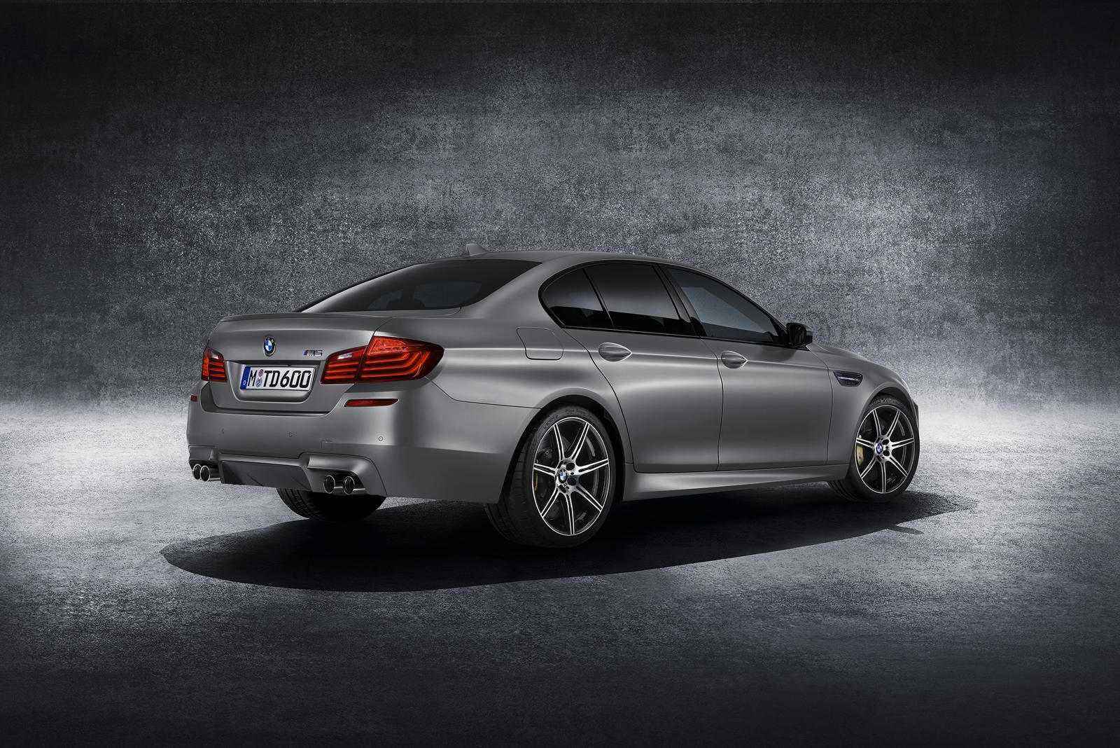 YEN BMW M5 30. YIL ZEL SER RESM GALERS 