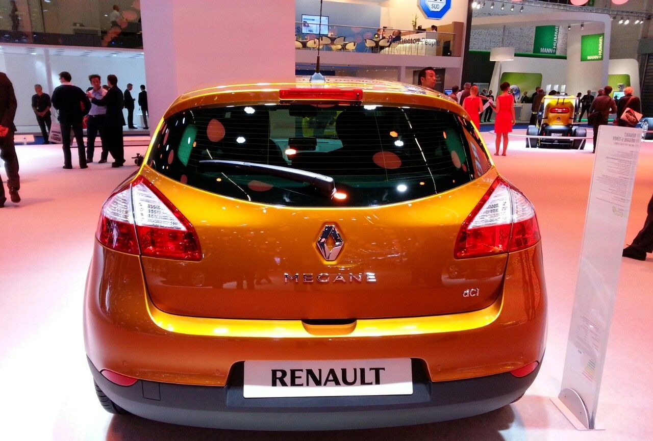 YEN MAKYAJLI RENAULT MEGANE FRANKFURT LANSMAN RESM GALERS