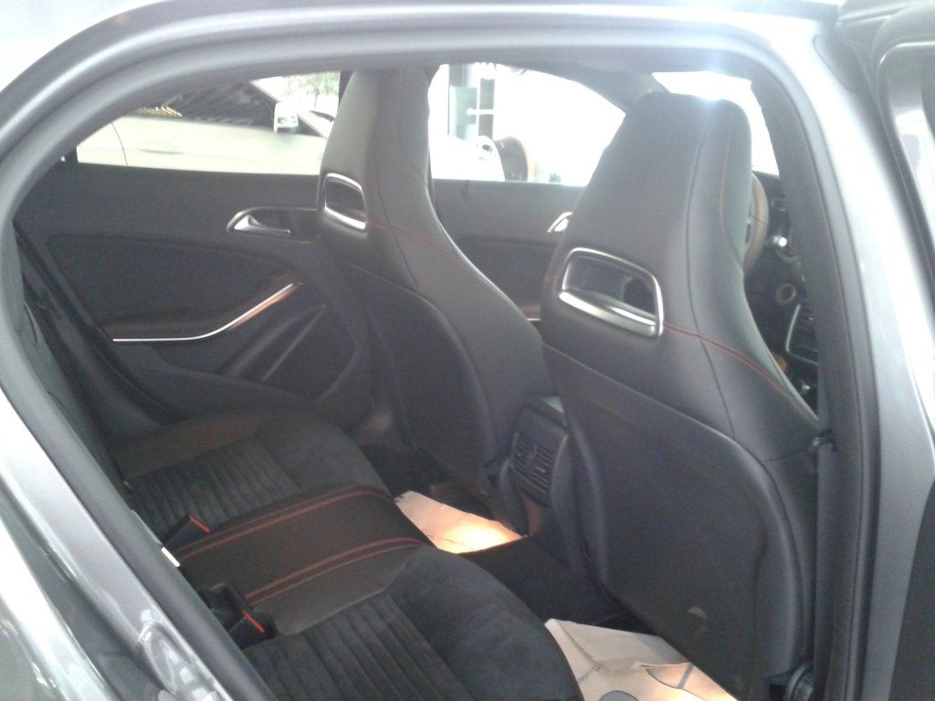 YEN MERCEDES GLA SATITA RESM GALERS