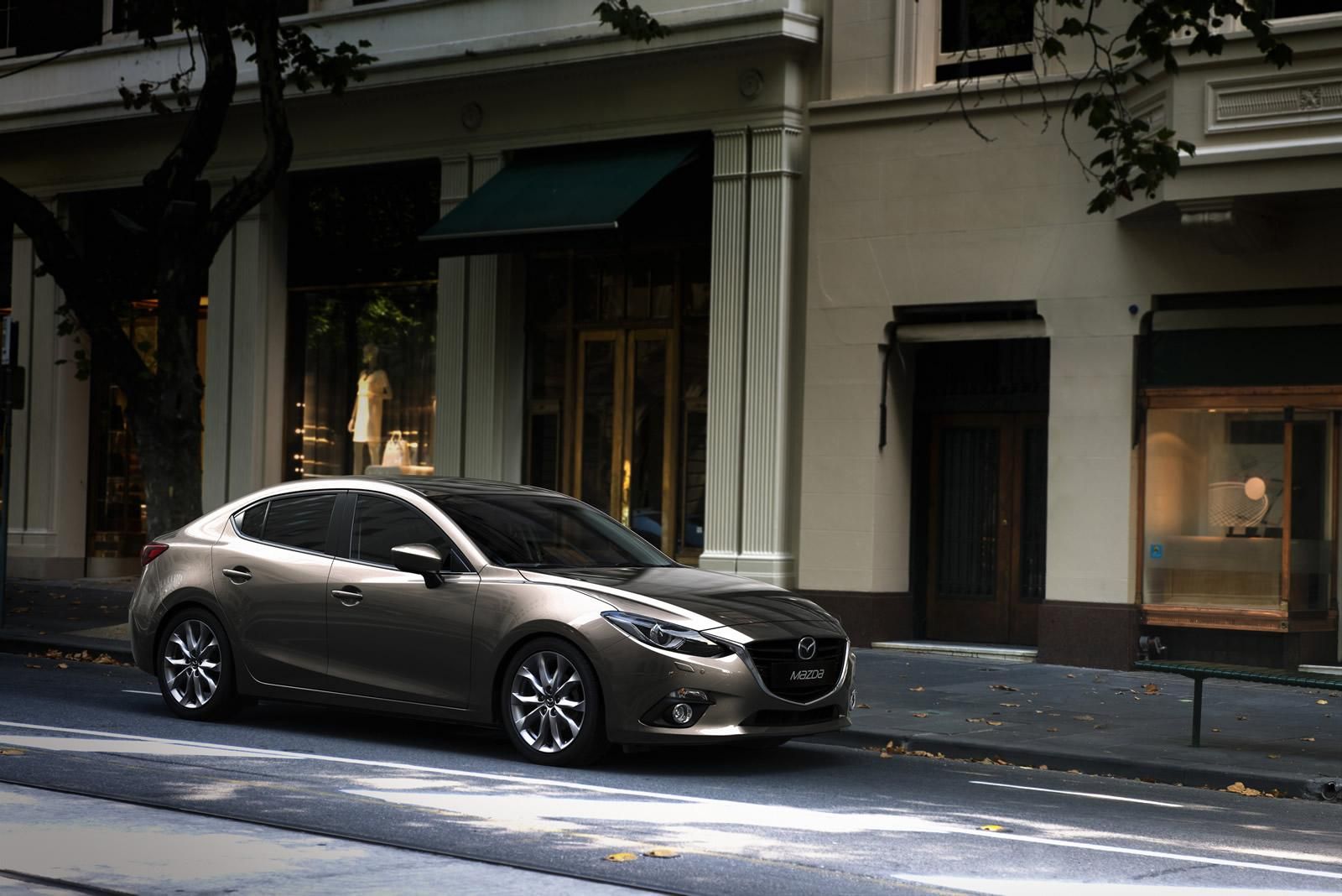 YEN MAZDA 3 SEDAN AYRINTILI RESM GALER