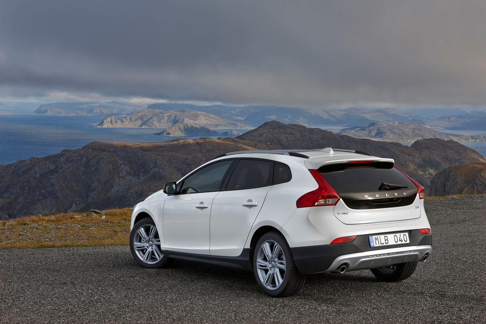 YEN DRVE-E MOTORLU VOLVO V40 CROSS COUNTRY RESM GALERS