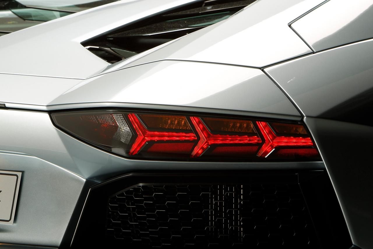 LAMBORGHN AVENTADOR ROADSTER GALER
