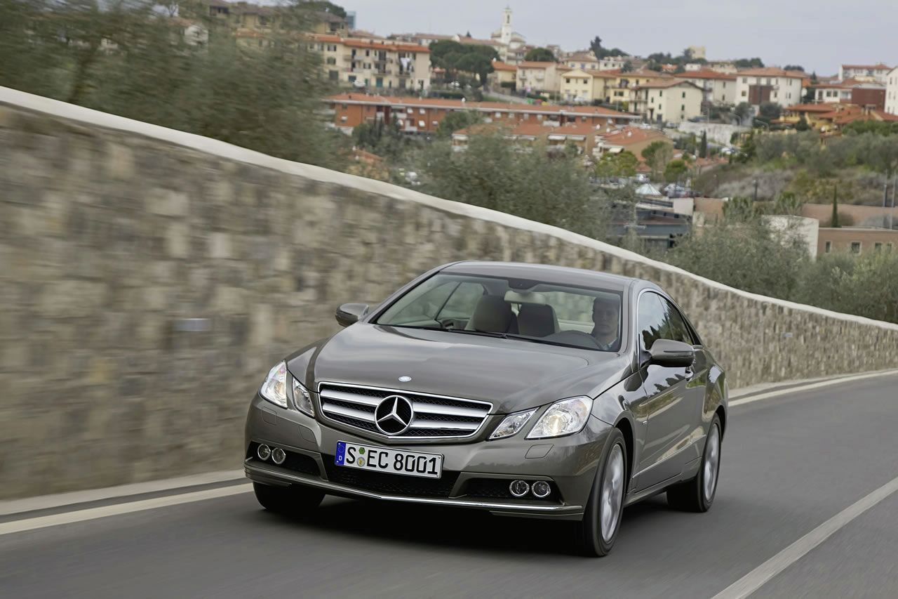 MERCEDES E COUPE (2010) GALER