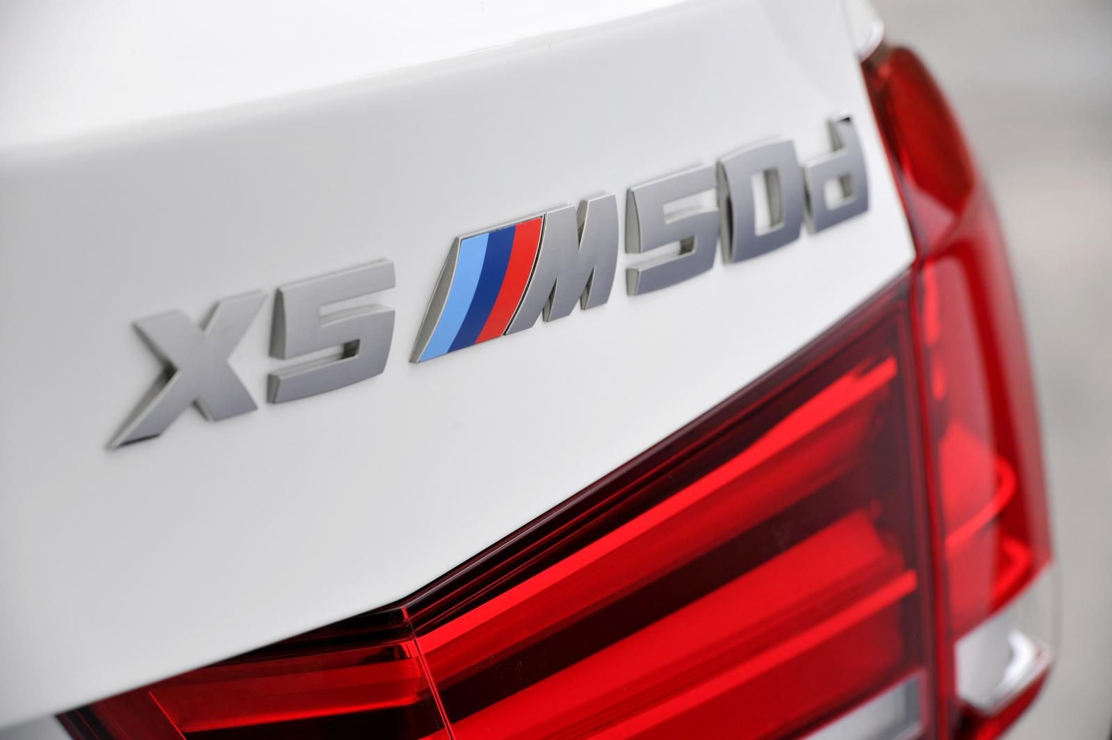 YEN BMW X5 M50d RESM GALERS