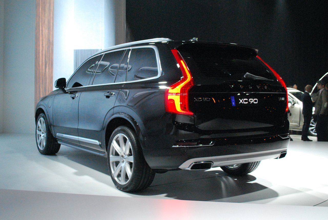 YEN 2015 VOLVO XC90'IN CANLI RESM GALERS