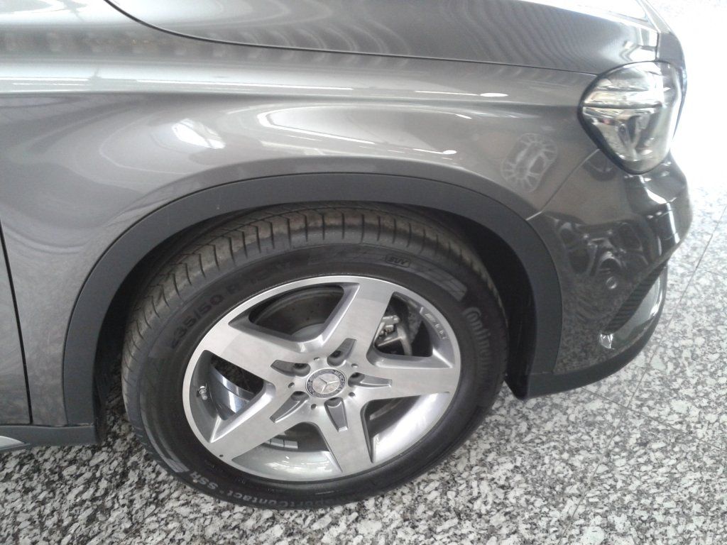YEN MERCEDES GLA SATITA RESM GALERS