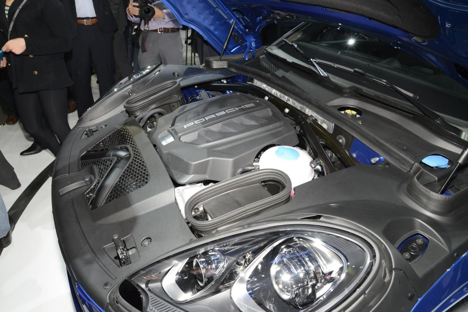 YEN PORSCHE MACAN LOS ANGLES TANITIM RESM GALERS