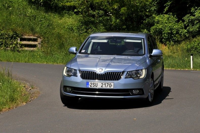 YEN� SKODA SUPERB 1.8 TSI 4X4 GALER�