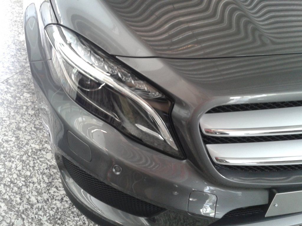 YEN MERCEDES GLA SATITA RESM GALERS