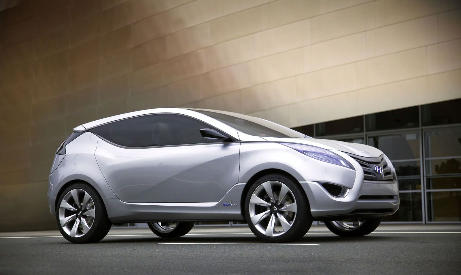 HYUNDA NUVS CONCEPT GALER