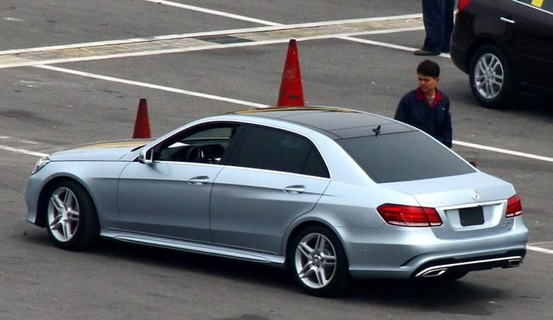 YEN MAKYAJLI MERCEDES E SERS LONG GALER