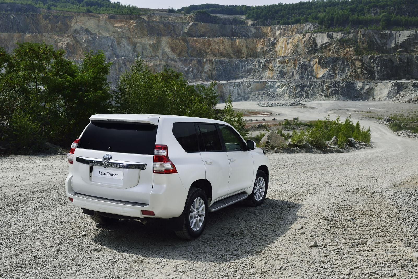 YEN TOYOTA LAND CRUSER PRADO RESM GALERS