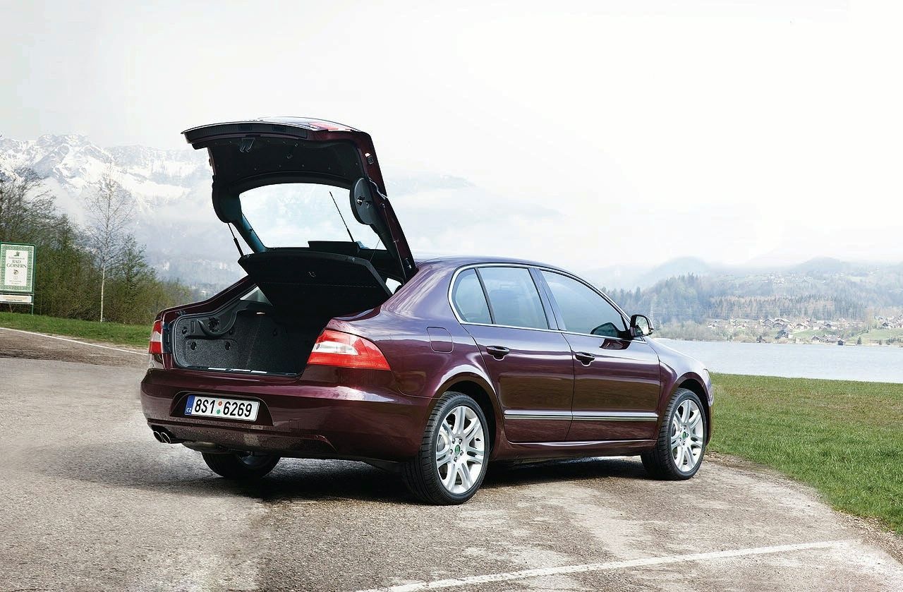 SKODA SUPERB (2008) GALER