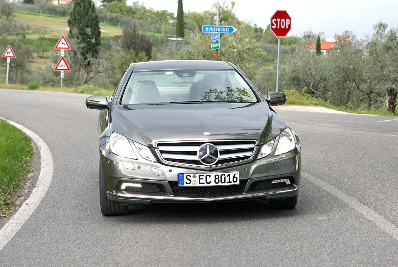 MERCEDES E COUPE (2010) GALER