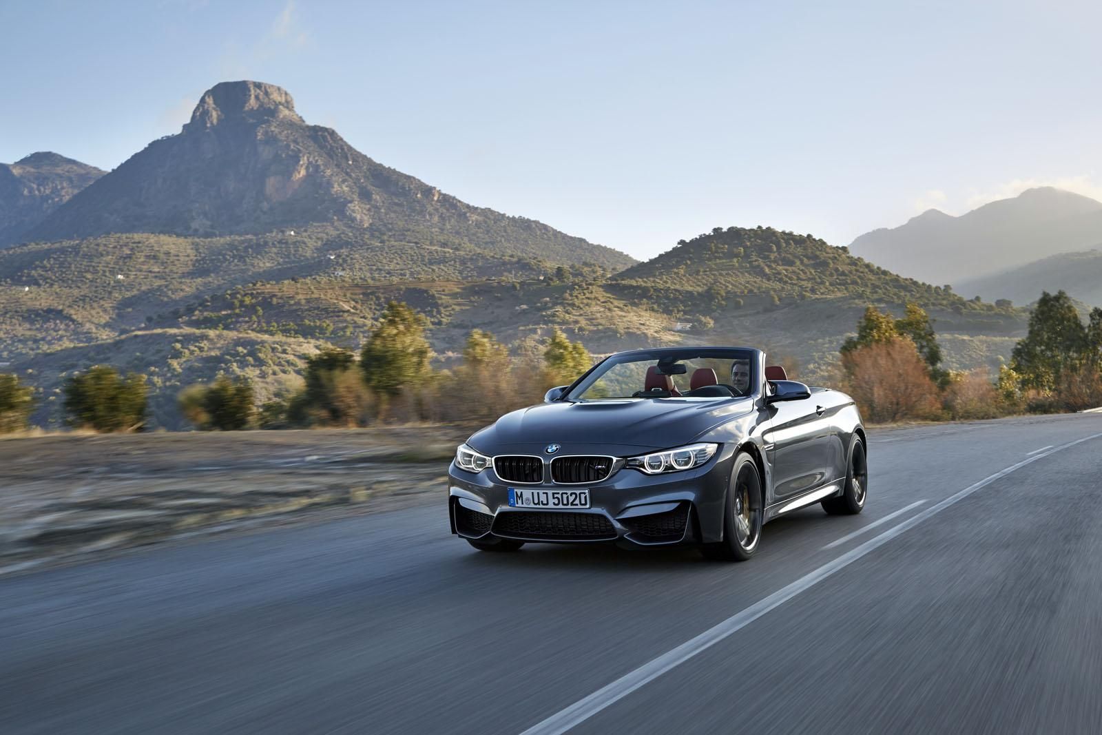 YEN 2014 BMW M4 CONVERTBLE RESM FOTORAF GALERS