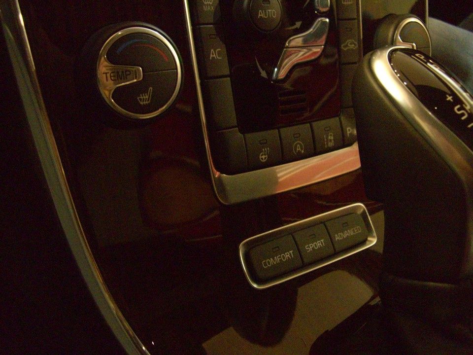 YEN MAKYAJLI 2014 VOLVO S60 SATITA RESM GALERS