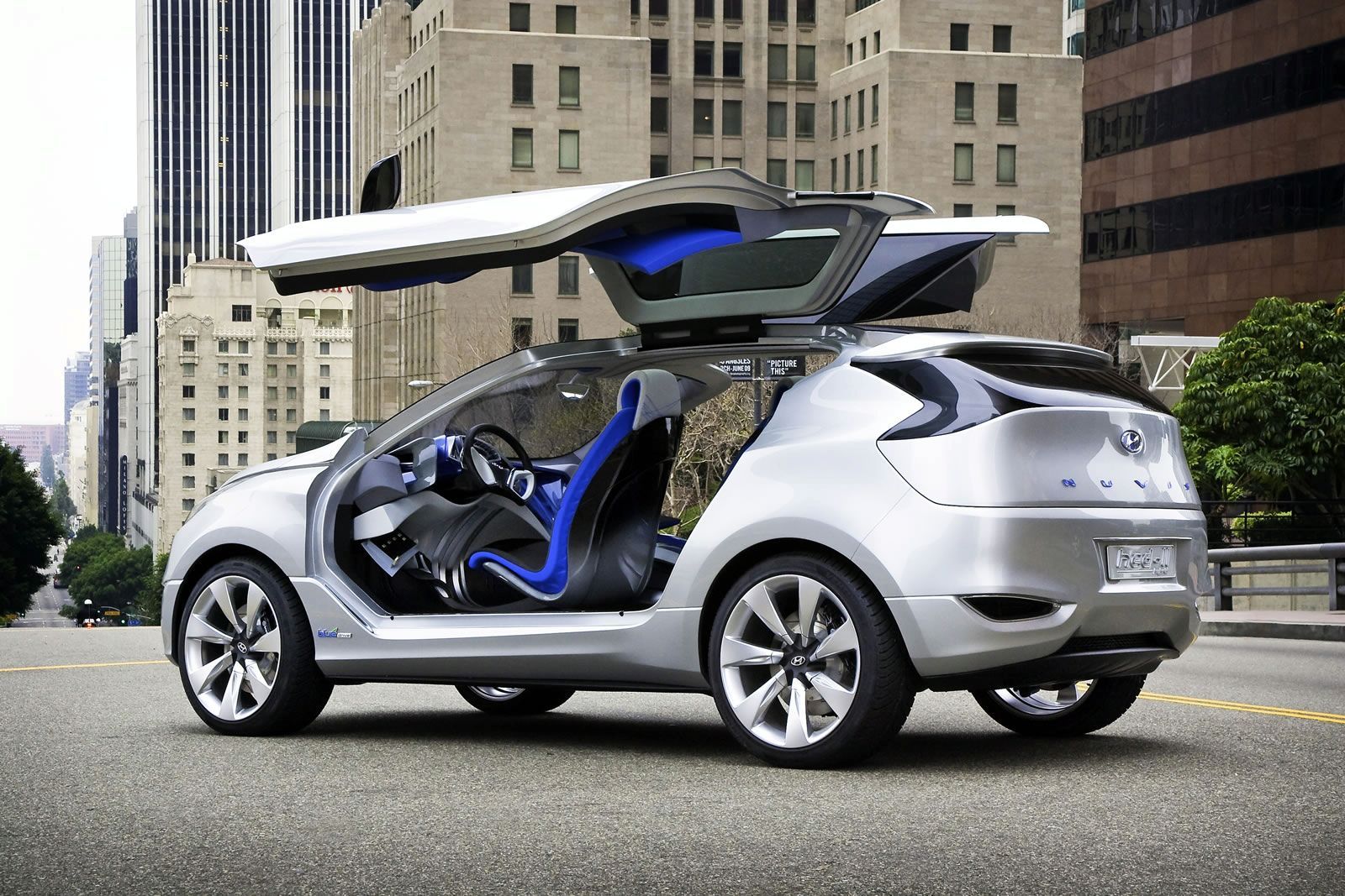 HYUNDA NUVS CONCEPT GALER