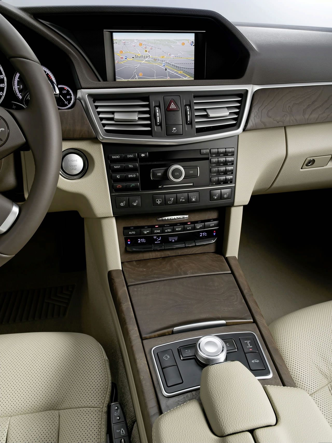 MERCEDES E SEDAN (2010)