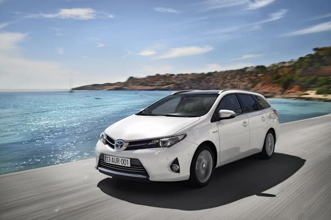 YEN TOYOTA AURS TOURNG SPORTS RESM FOTORAF GALERS