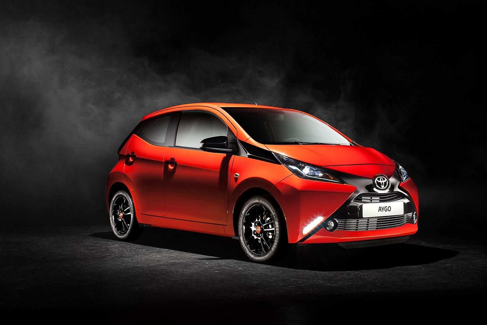 YEN TOYOTA AYGO RESM FOTORAF GALERS