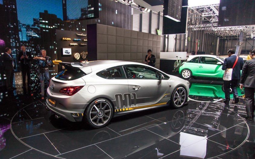 OPEL ASTRA OPC EXTREME CENEVRE RESM GALERS