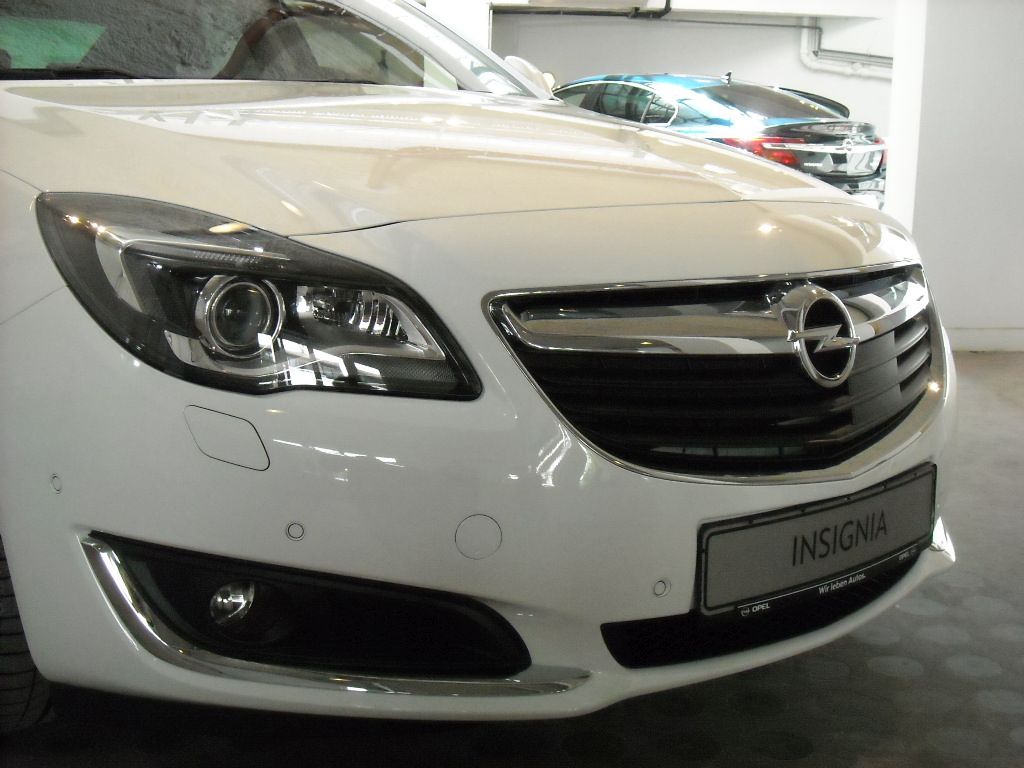 YEN MAKYAJLI OPEL NSGNA DI GRNM RESMLER