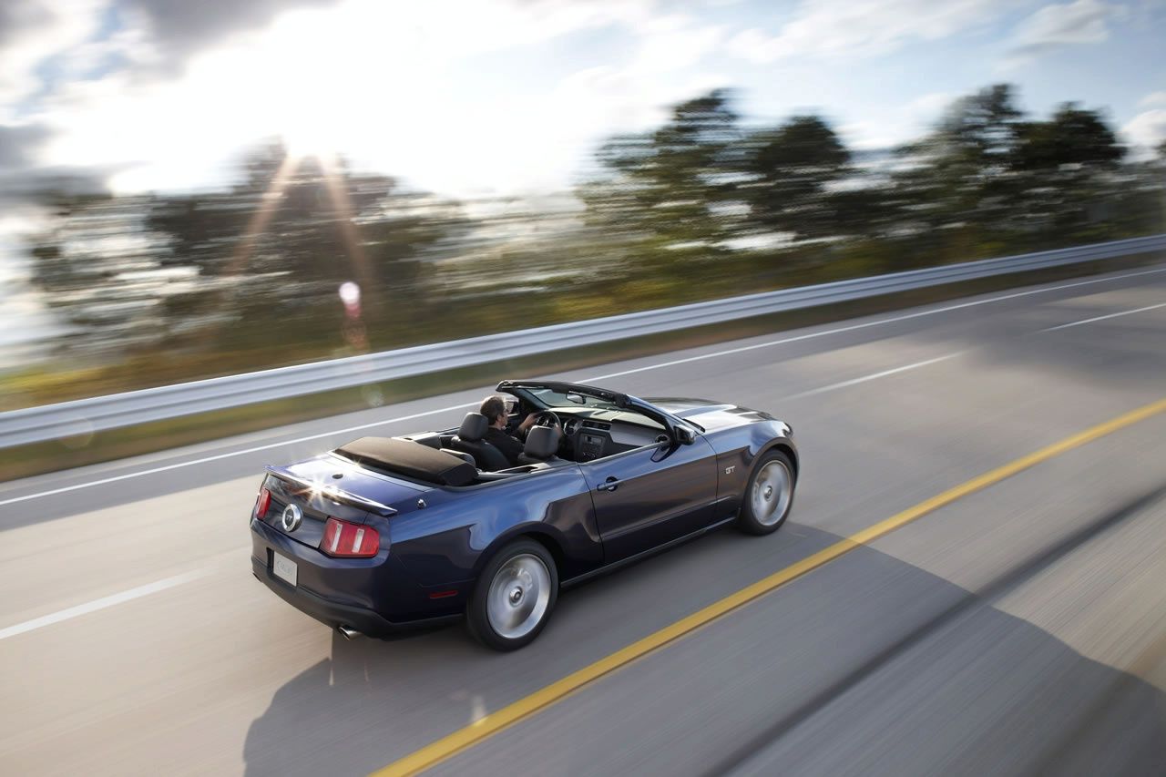 FORD MUSTANG (2010) GALER