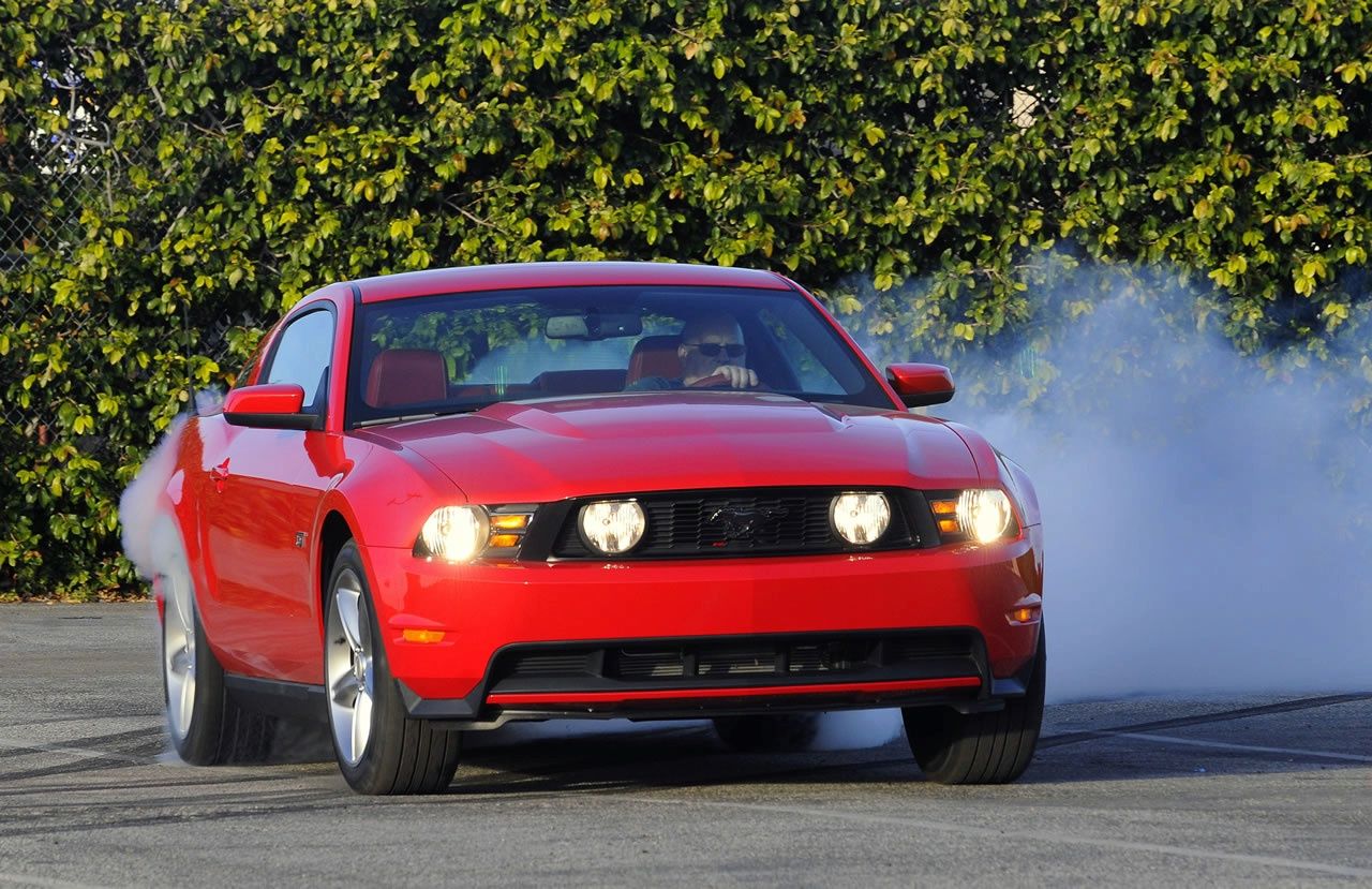 FORD MUSTANG (2010) GALER