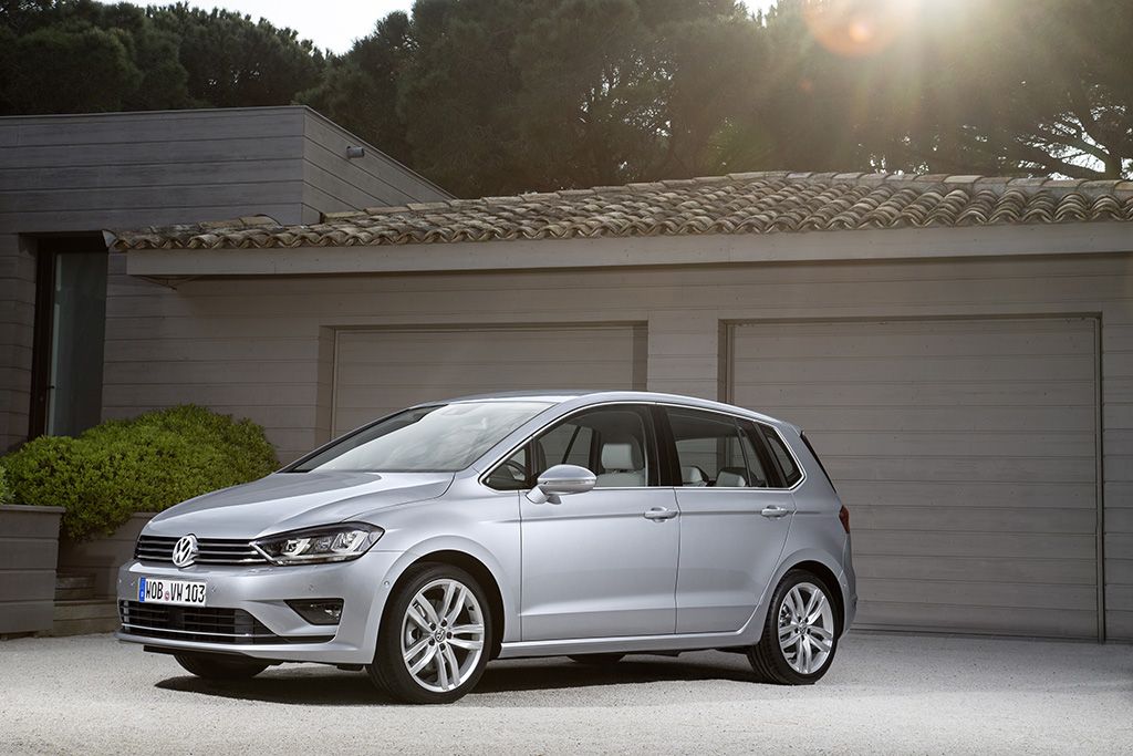 YEN VOLKSWAGEN GOLF SPORTSVAN DETAYLI RESM GALERS