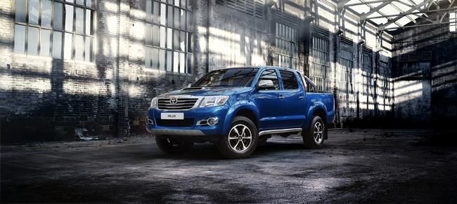YEN TOYOTA HILUX INVINCIBLE RESM GALERS