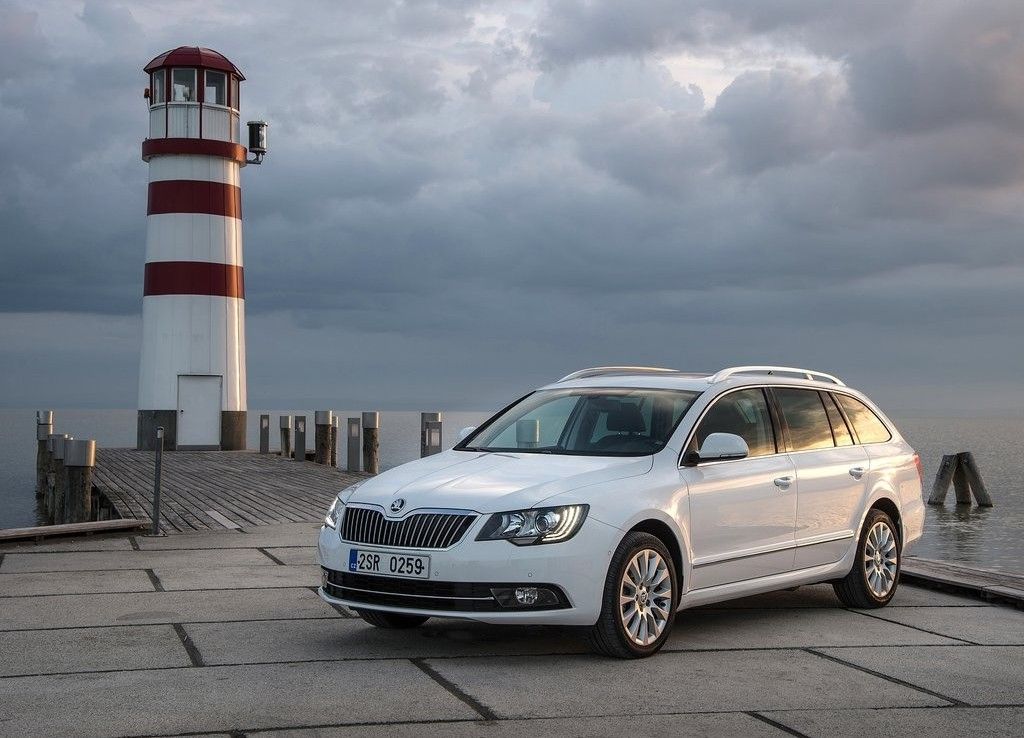 YEN MAKYAJLI SKODA SUPERB COMB GALER