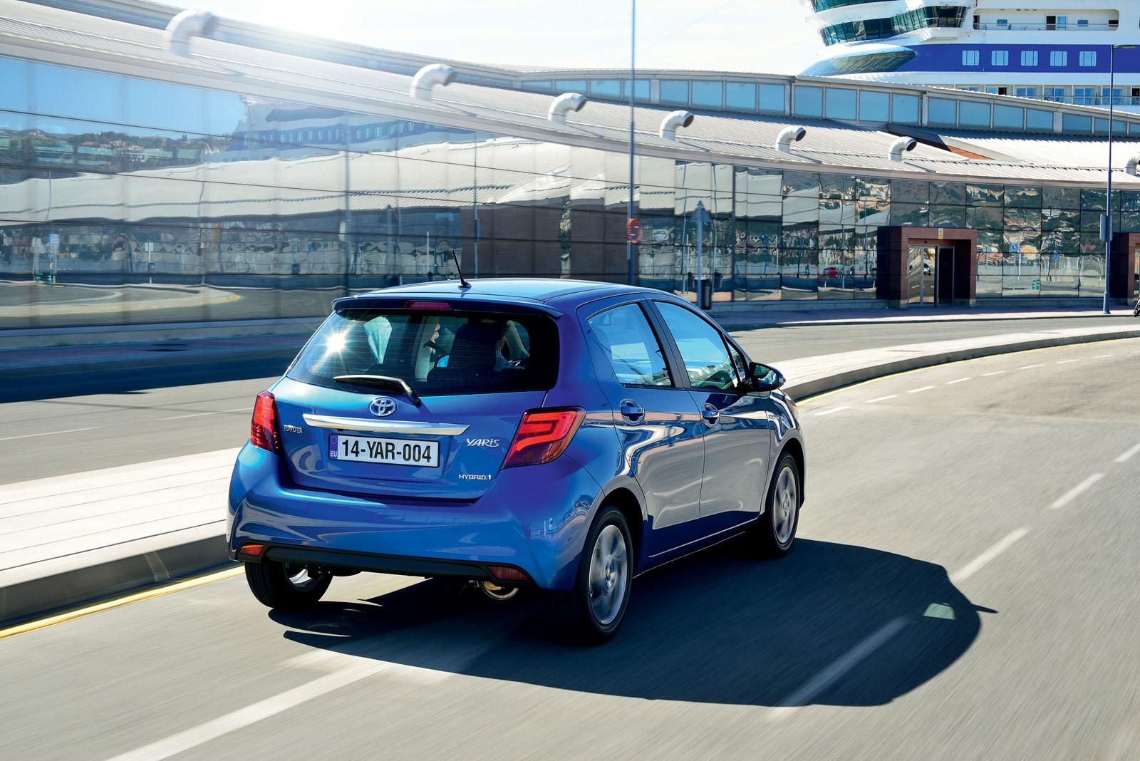 YEN 2015 MAKYAJLI TOYOTA YARS DETAYLI RESM GALERS