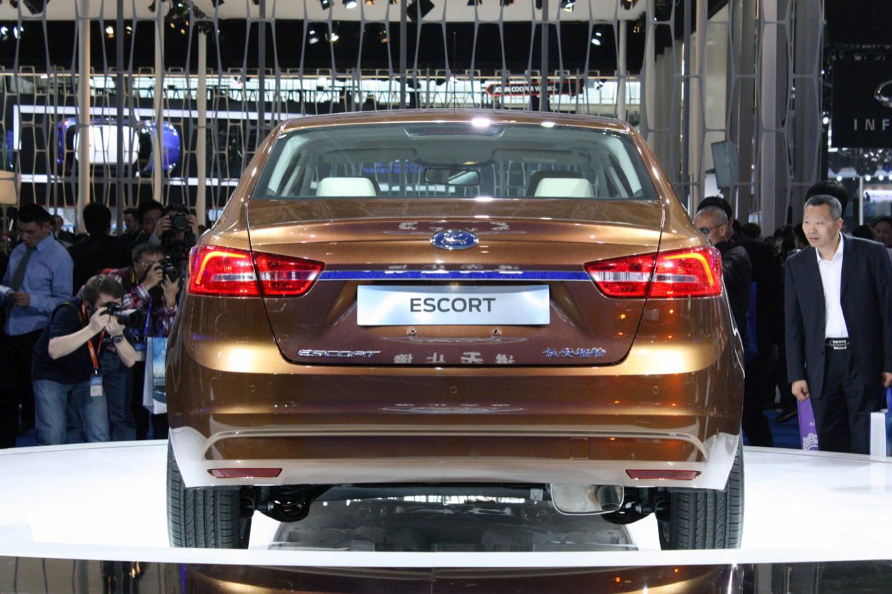 2014 FORD ESCORT PEKN FUARI RESM GALERS