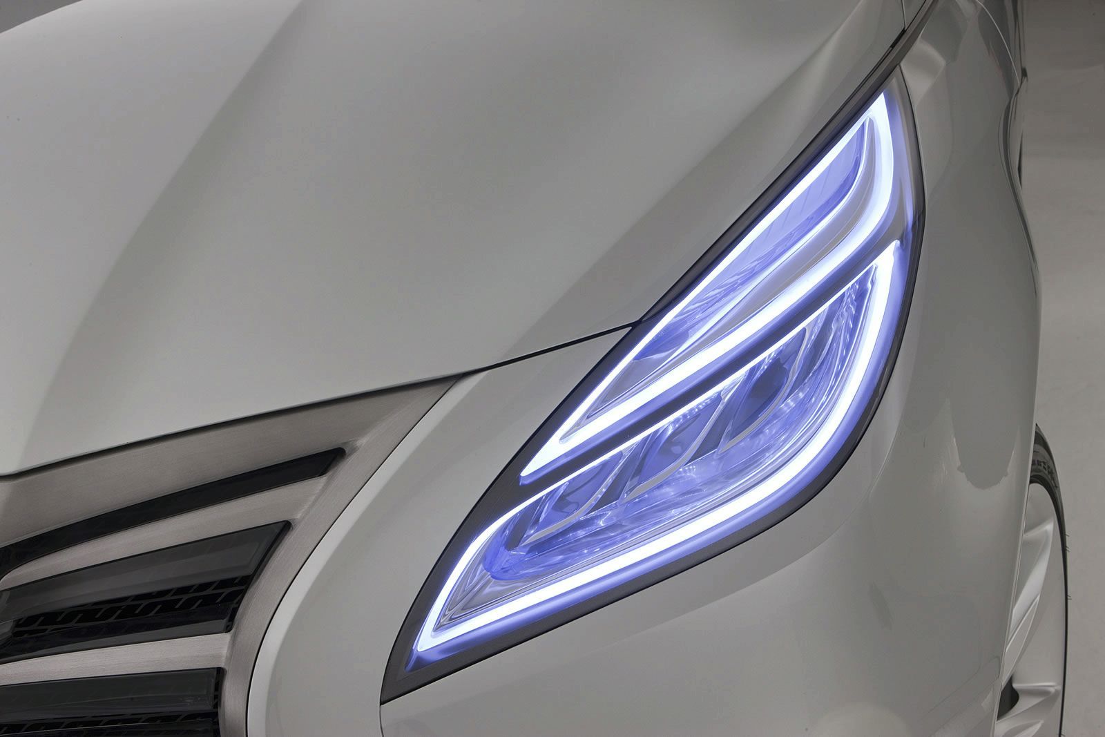 HYUNDA NUVS CONCEPT GALER