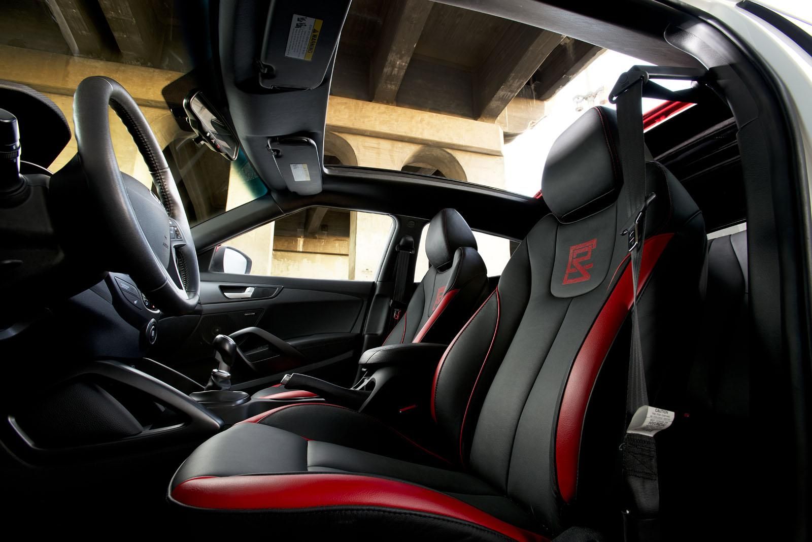 HYUNDA VELOSTER C3 ROLL TOP CONCEPT GALER