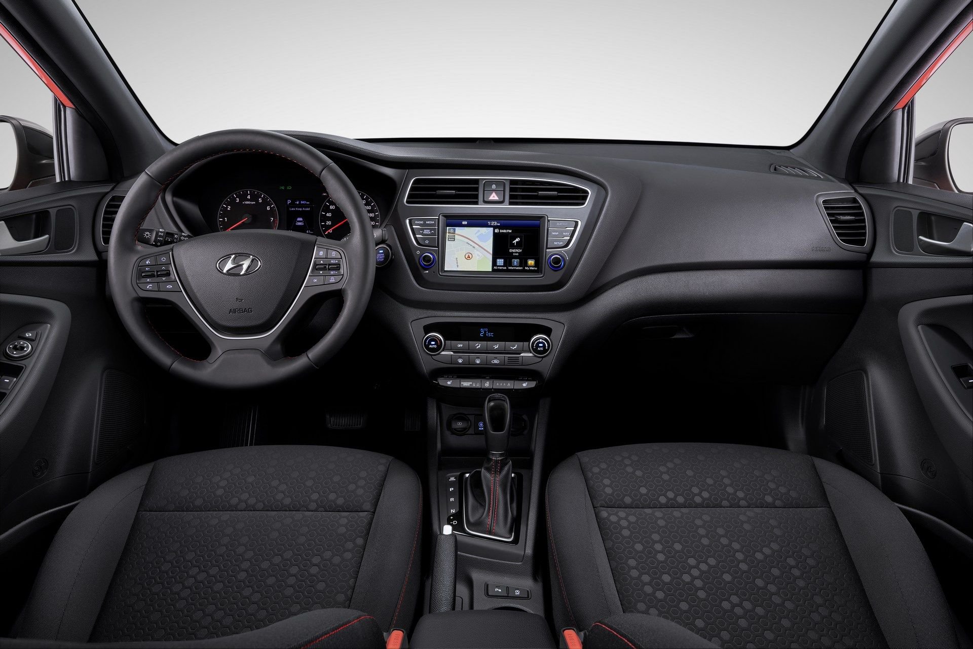 Makyajl Hyundai i20 resim galerisi (30.04.2018)